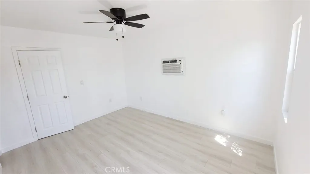 242 W 58th Street, Los Angeles, California 90037 home-pic-9